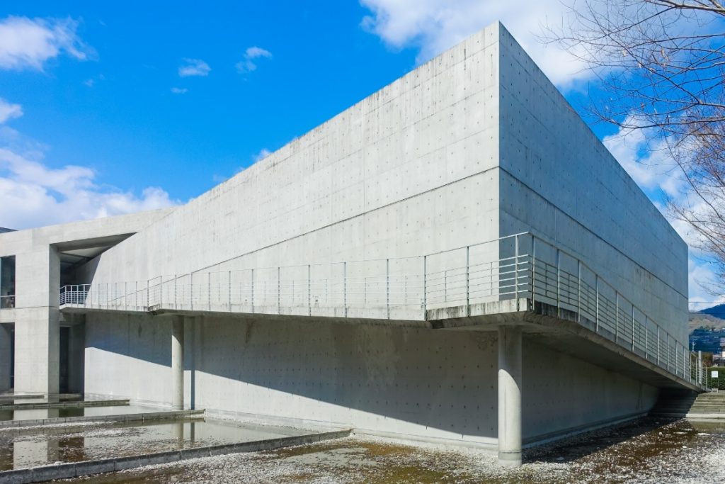 美術館風の建物