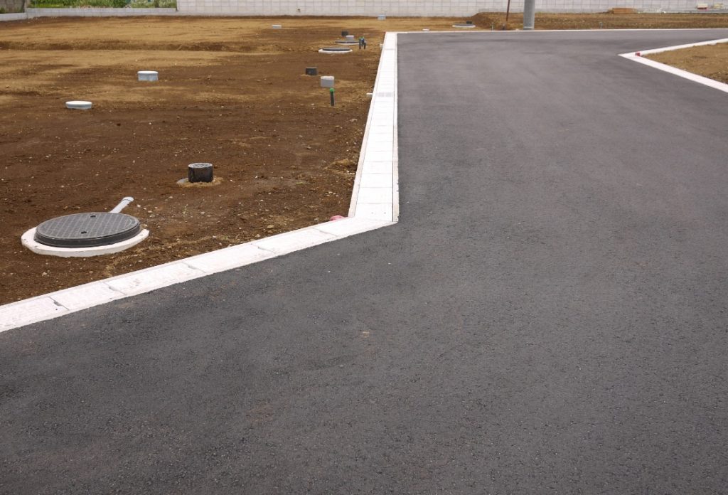 舗装したての道路