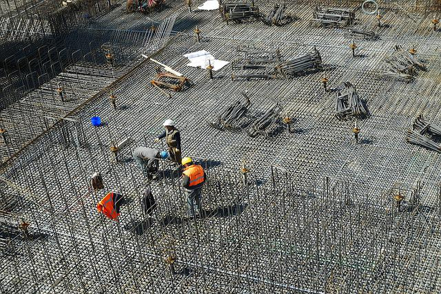 基礎作り中の現場